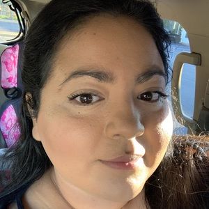 Meet your Posher, Yanira